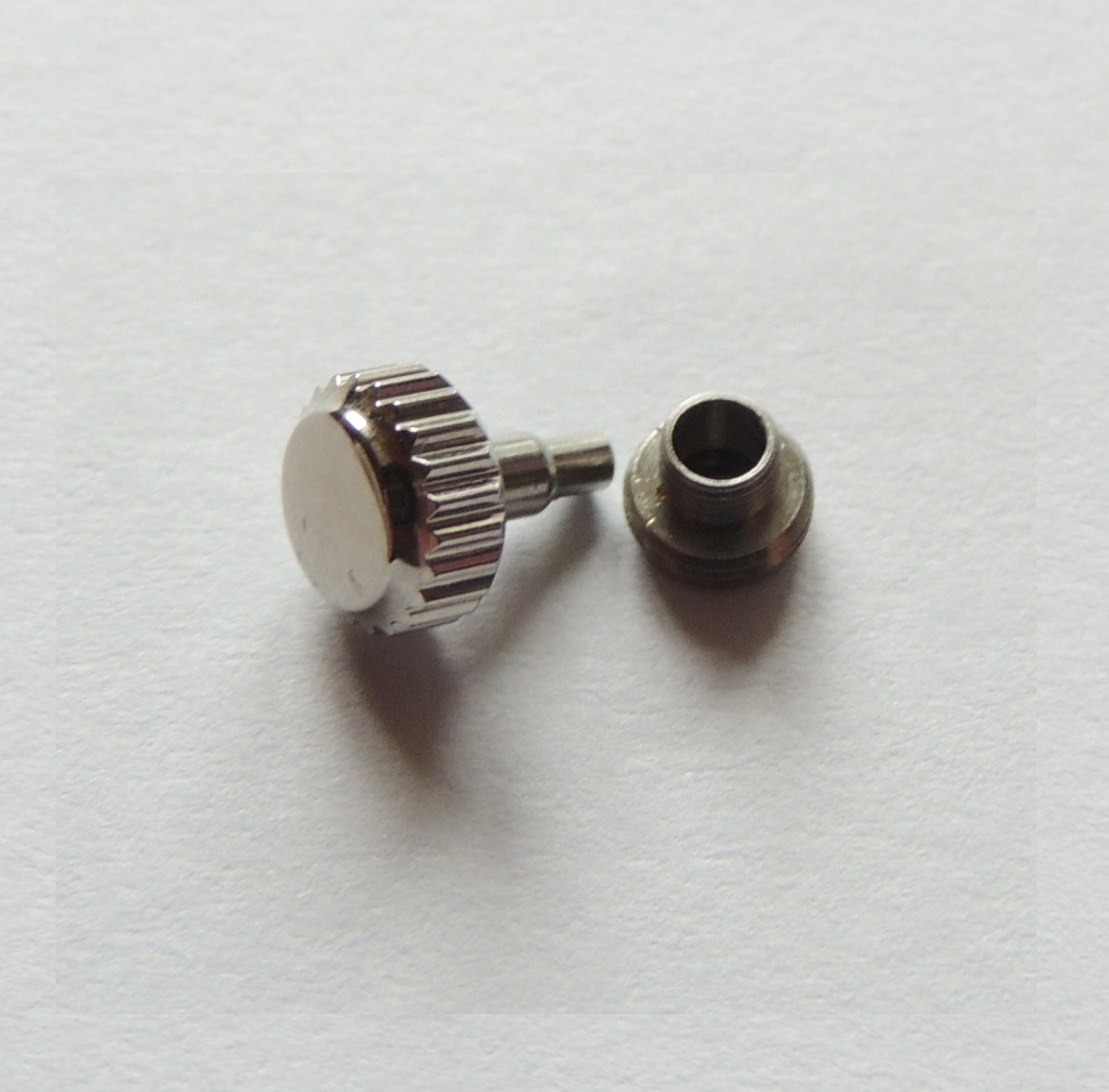 RC703 White color screw crown with tube (7.00mm diameter, Tap 0.90)